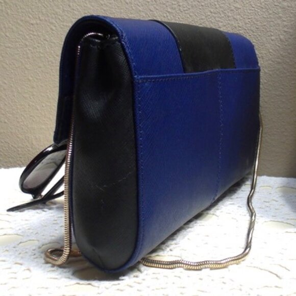 CALVIN KLEIN SAFFIANO LEATHER BAG - Picture 4 of 8